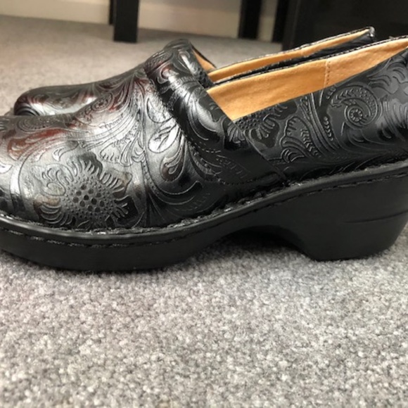 Bass Shoes - Picture 5 of 5